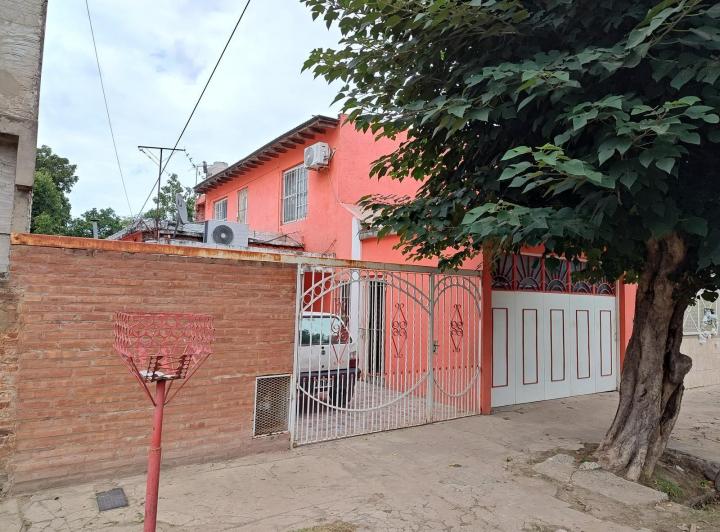 Casa · 180m² · 4 Ambientes · 1 Cochera