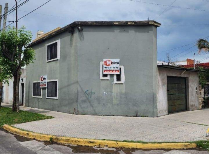 Casa · 224m² · 6 Ambientes · 1 Cochera