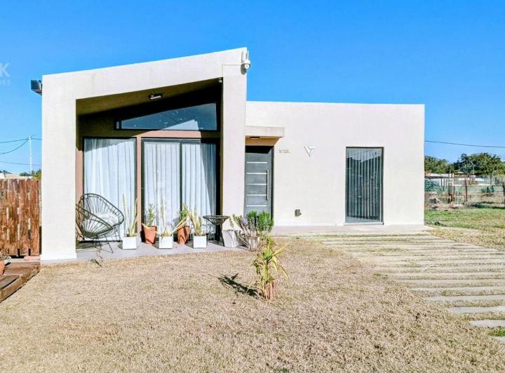 Casa · 49m² · 3 Ambientes · 1 Cochera