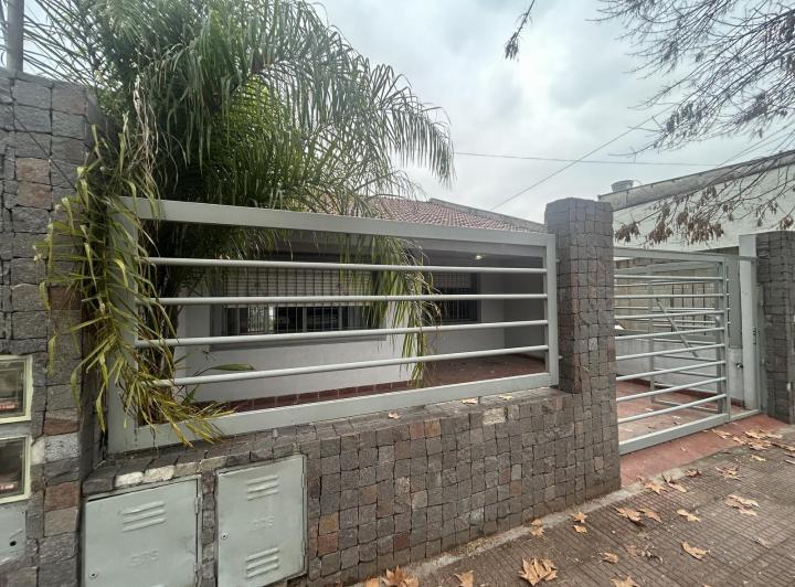 Casa · 130m² · 4 Ambientes · 1 Cochera
