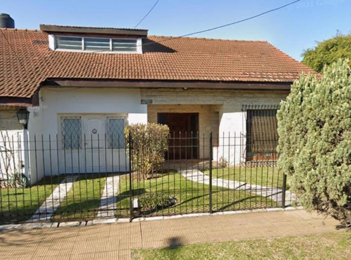 Casa · 120m² · 3 Ambientes · 2 Cocheras