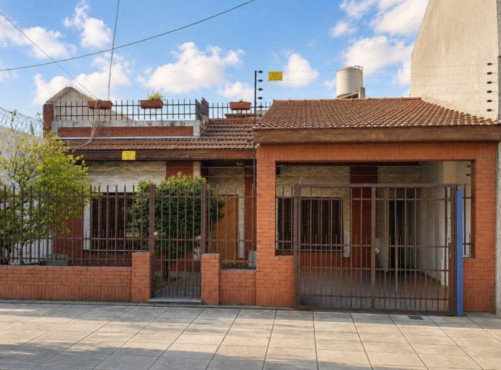 Casa · 110m² · 3 Ambientes · 1 Cochera