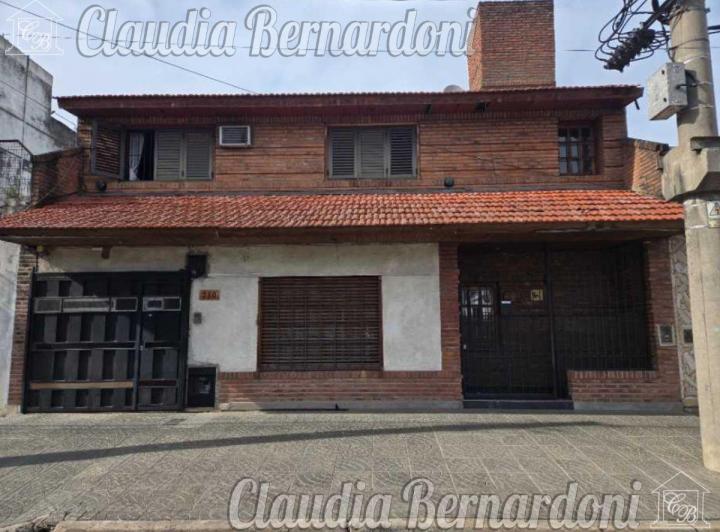 Casa · 185m² · 4 Ambientes · 1 Cochera