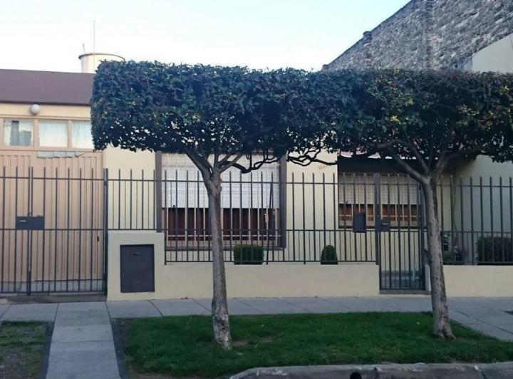 Casa · 90m² · 3 Ambientes · 2 Cocheras