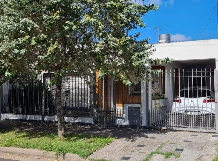 Casa · 100m² · 3 Ambientes · 1 Cochera