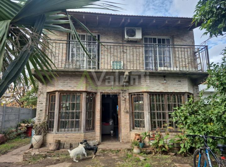 Casa · 127m² · 4 Ambientes · 1 Cochera