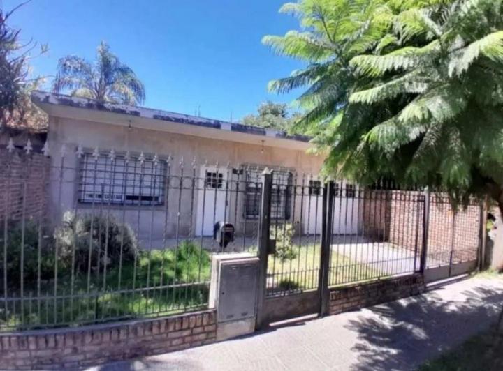 Casa · 170m² · 4 Ambientes · 2 Cocheras