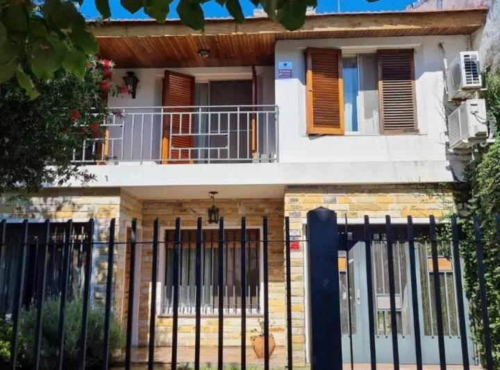 Casa · 170m² · 5 Ambientes · 2 Cocheras