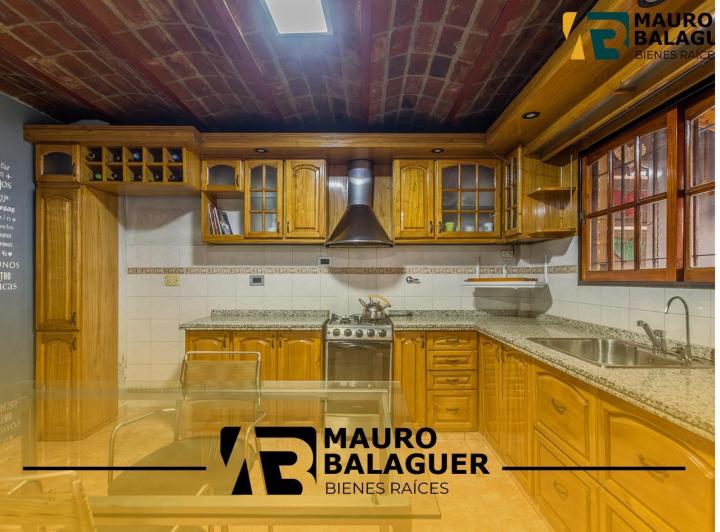 Casa · 131m² · 5 Ambientes · 1 Cochera