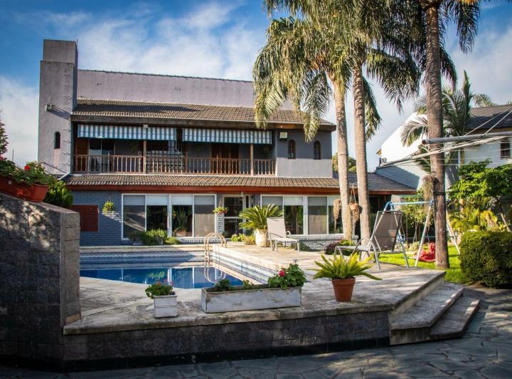 Casa · 497m² · 5 Ambientes · 2 Cocheras