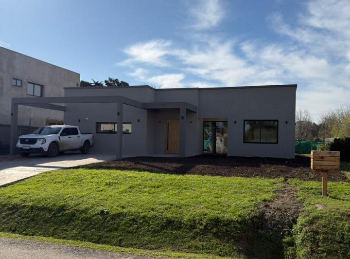 Casa · 150m² · 4 Ambientes · 2 Cocheras