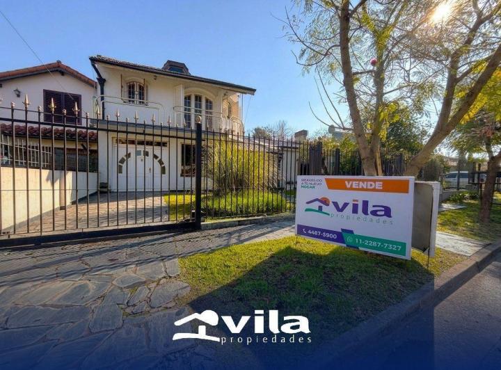 Casa · 260m² · 5 Ambientes · 1 Cochera