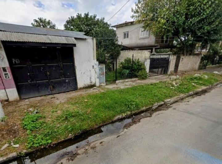Casa · 130m² · 5 Ambientes · 1 Cochera