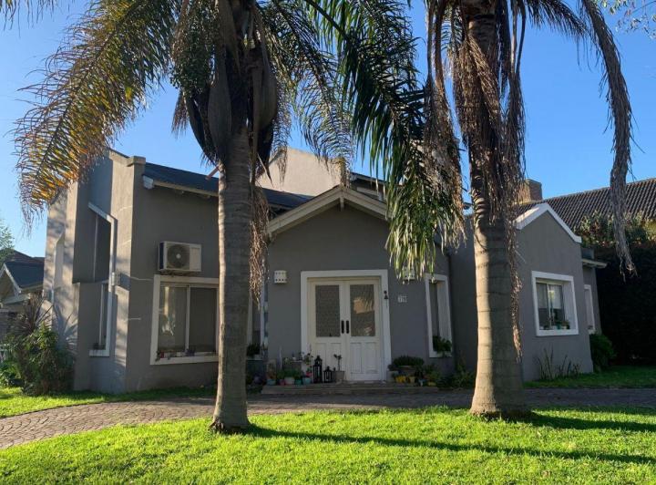 Casa · 190m² · 5 Ambientes · 1 Cochera