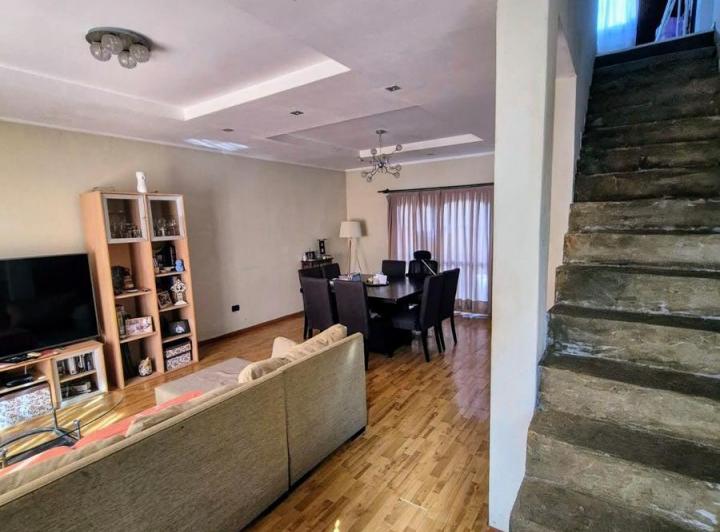 Casa · 161m² · 3 Ambientes · 2 Cocheras