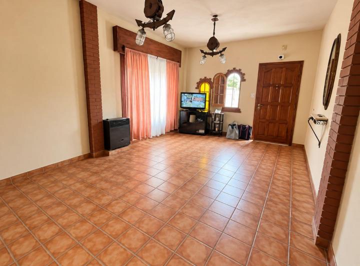 Casa · 155m² · 4 Ambientes · 2 Cocheras