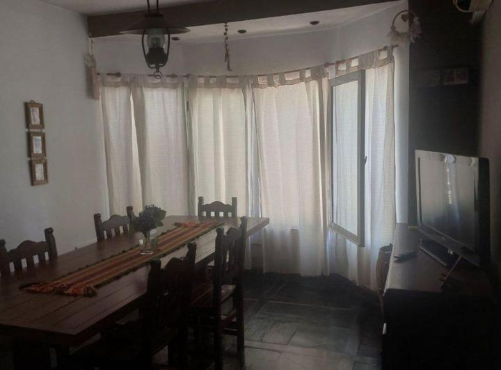 Casa · 211m² · 4 Ambientes · 1 Cochera