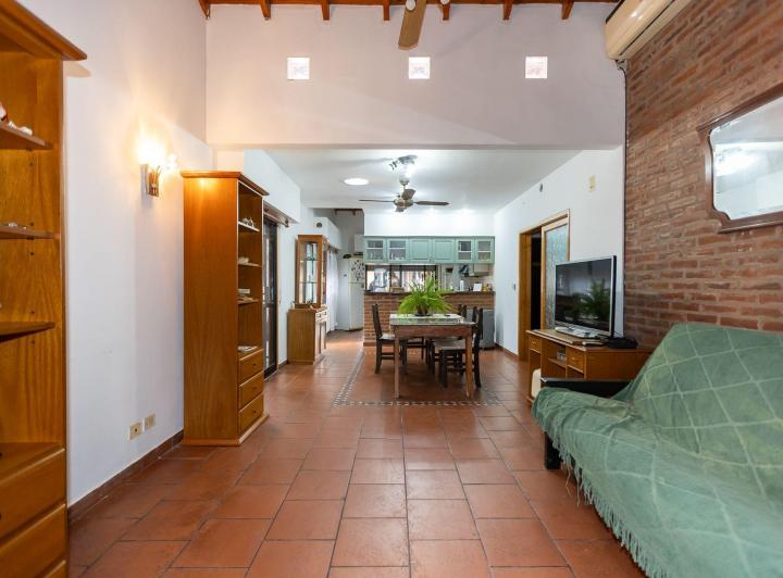 Casa · 130m² · 4 Ambientes · 2 Cocheras