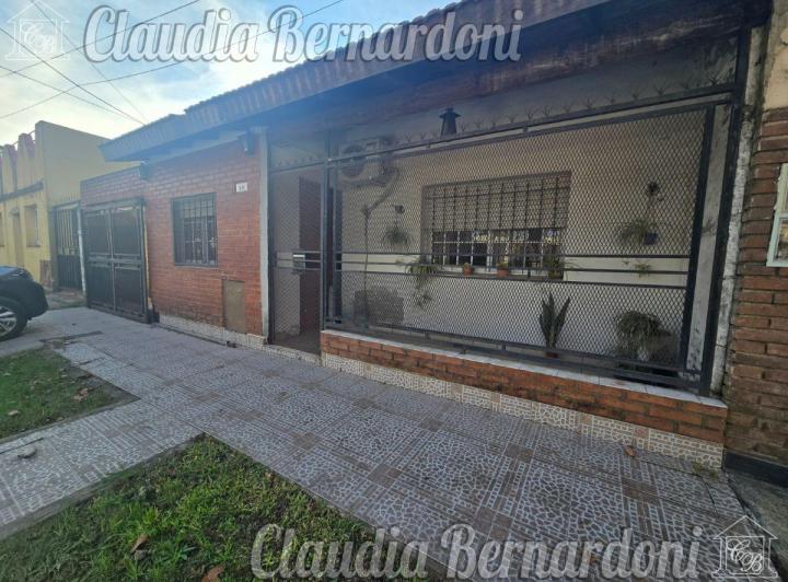 Casa · 130m² · 3 Ambientes · 1 Cochera