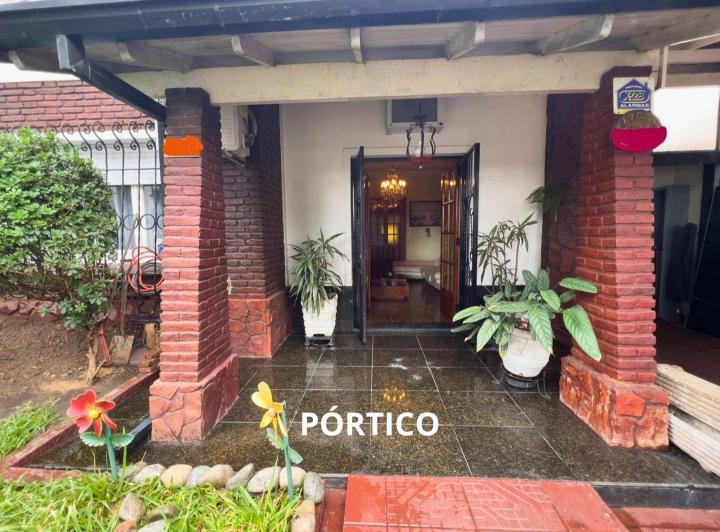 Casa · 147m² · 6 Ambientes · 3 Cocheras