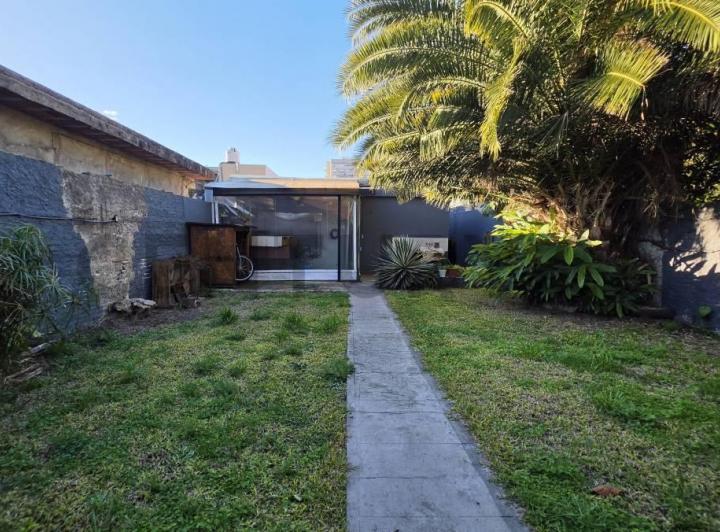 Casa · 259m² · 6 Ambientes · 1 Cochera