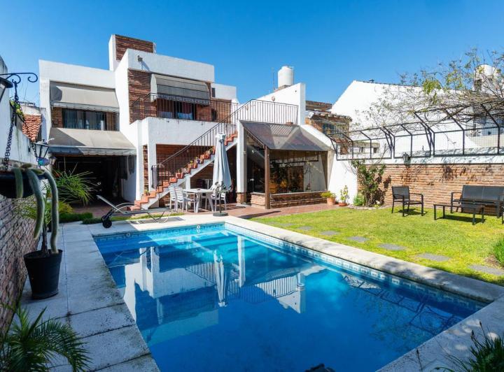 Casa · 283m² · 5 Ambientes · 2 Cocheras