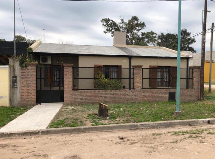 Casa · 105m² · 4 Ambientes · 2 Cocheras