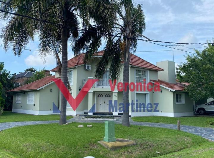 Casa · 154m² · 5 Ambientes · 2 Cocheras