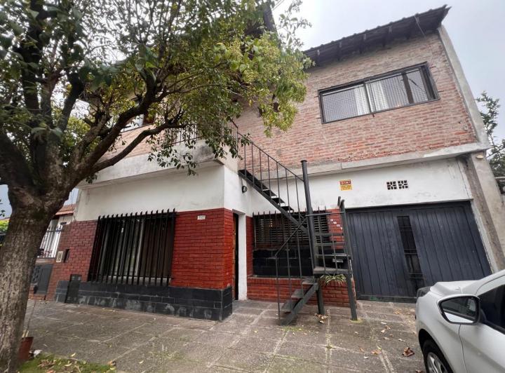 Casa · 150m² · 5 Ambientes · 2 Cocheras