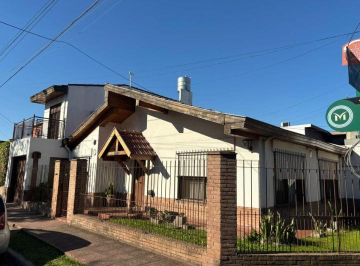 Casa · 114m² · 6 Ambientes · 1 Cochera