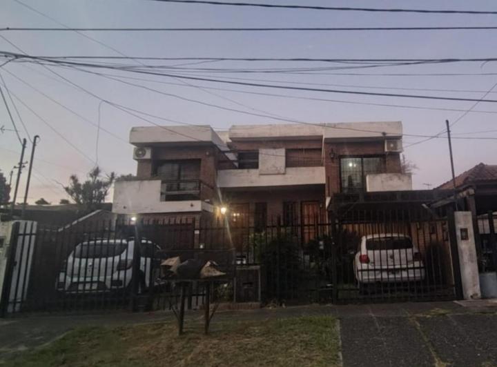 Casa · 153m² · 5 Ambientes · 2 Cocheras