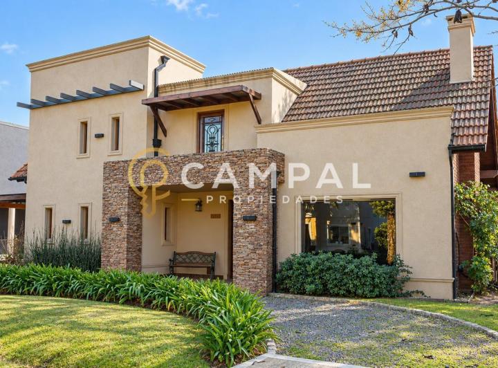 Casa · 200m² · 5 Ambientes · 1 Cochera