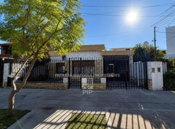 Casa · 160m² · 4 Ambientes · 1 Cochera