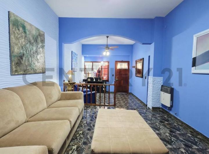 Casa · 147m² · 5 Ambientes · 2 Cocheras