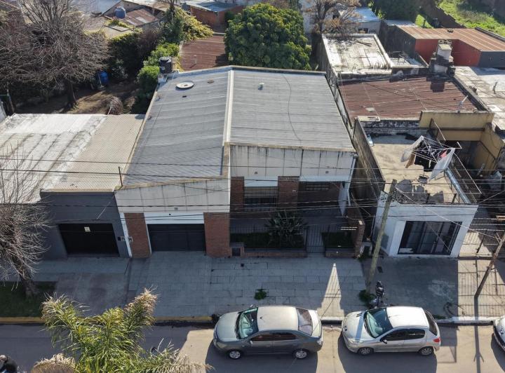 Casa · 100m² · 5 Ambientes · 1 Cochera