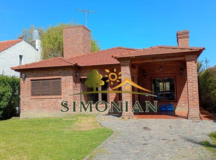 Casa · 100m² · 6 Ambientes · 1 Cochera