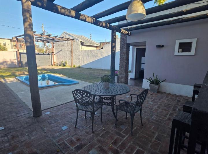 Casa · 150m² · 4 Ambientes · 7 Cocheras