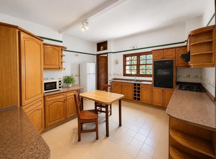 Casa · 350m² · 5 Ambientes · 2 Cocheras