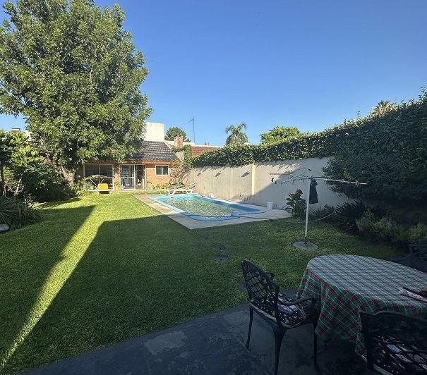 Casa · 138m² · 4 Ambientes · 3 Cocheras