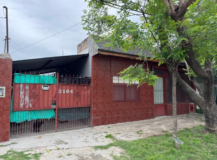 Casa · 80m² · 4 Dormitorios · 4 Cocheras