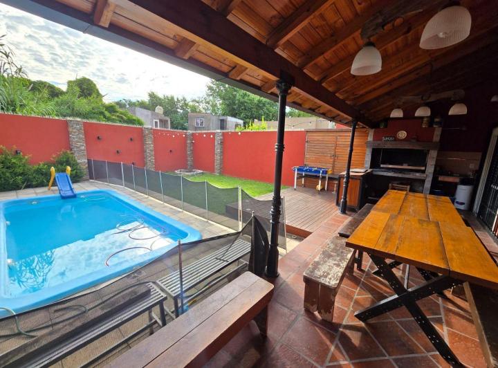 Casa · 110m² · 3 Ambientes · 2 Cocheras