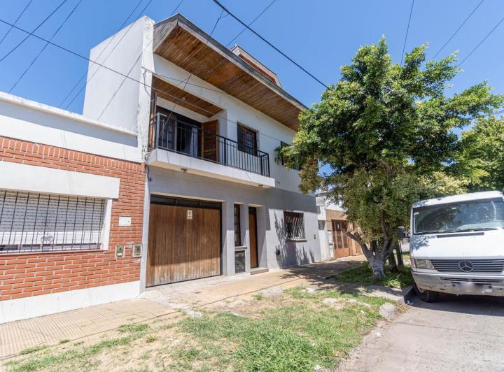 Casa · 257m² · 6 Ambientes · 1 Cochera
