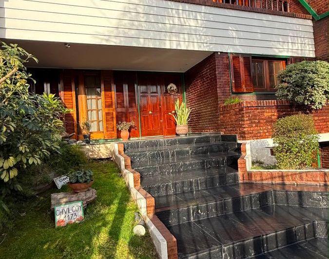 Casa · 447m² · 5 Ambientes · 5 Cocheras