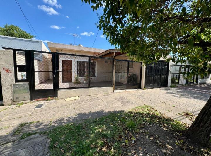 Casa · 110m² · 4 Ambientes · 1 Cochera