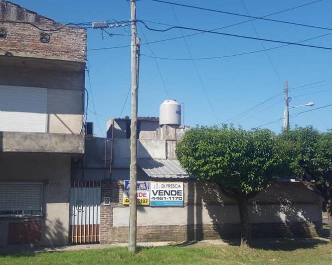Casa · 145m² · 6 Ambientes · 2 Cocheras
