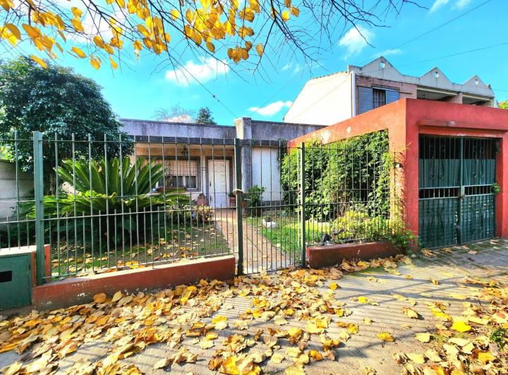 Casa · 130m² · 4 Ambientes · 1 Cochera