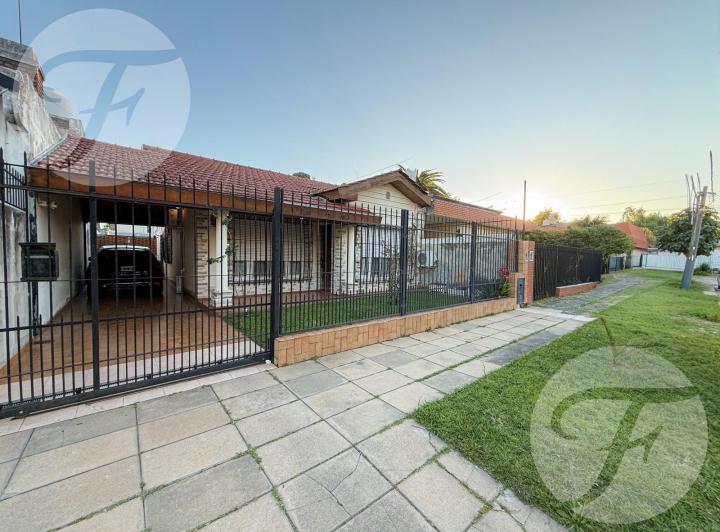 Casa · 138m² · 4 Ambientes · 2 Cocheras