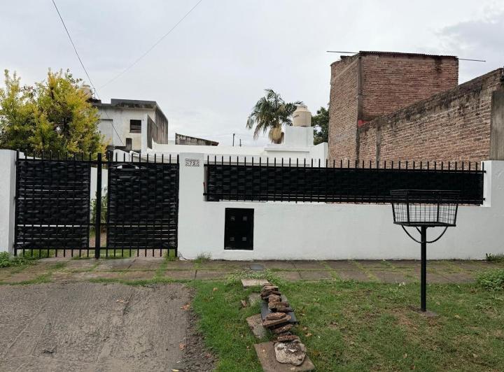 Casa · 75m² · 3 Ambientes · 7 Cocheras