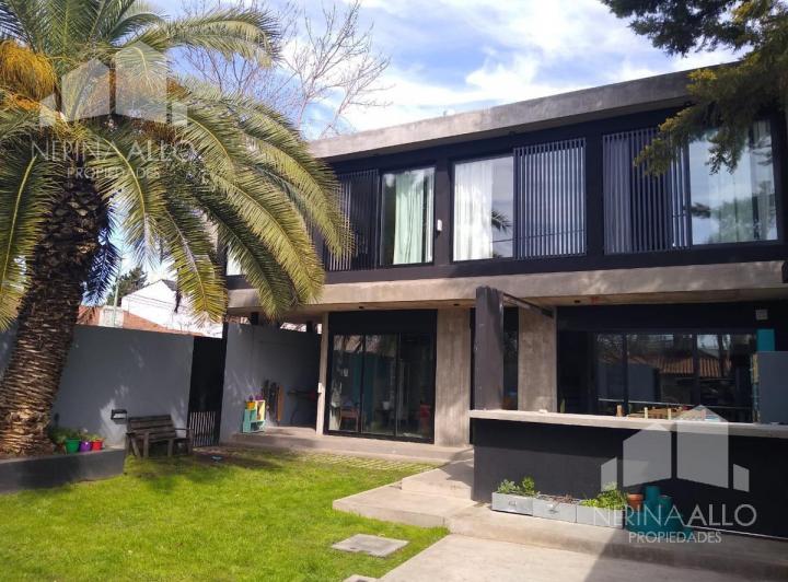 Casa · 140m² · 5 Ambientes · 1 Cochera