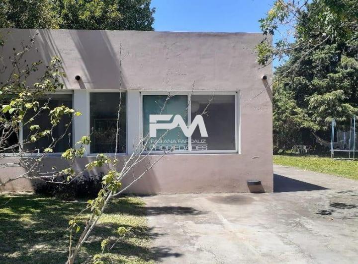 Casa · 100m² · 4 Ambientes · 2 Cocheras